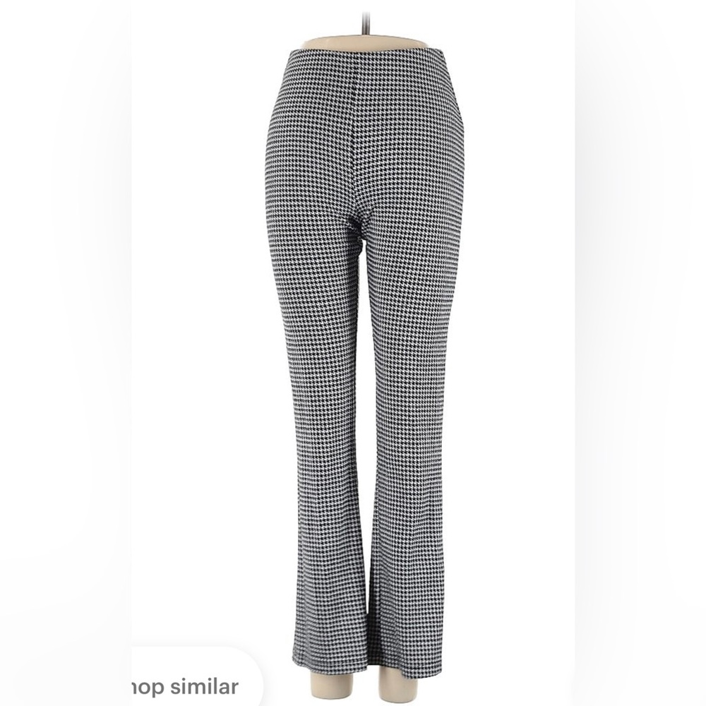 Urban Outfitters houndstooth fit and flare pants! Size small
